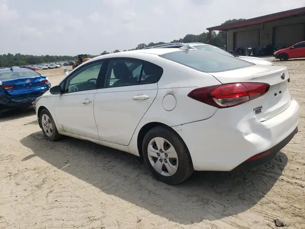 3KPFK4A71HE156445 2017 KIA FORTE - Image 2