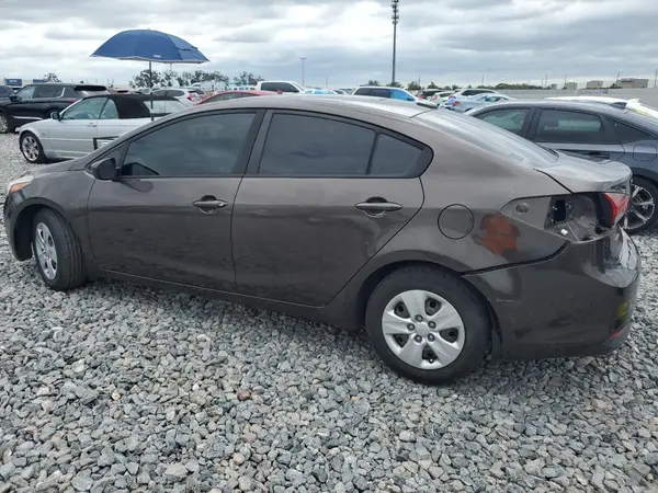 3KPFK4A71HE156512 2017 KIA FORTE - Image 2