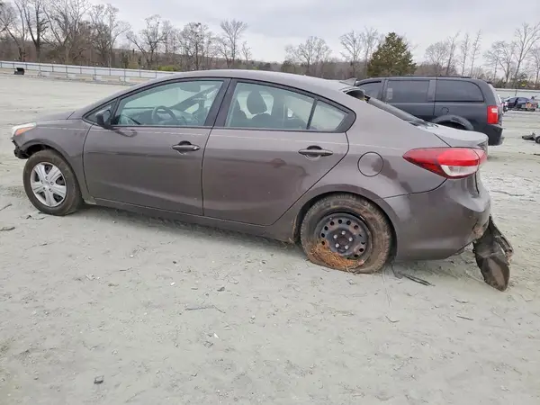 3KPFK4A71HE157305 2017 KIA FORTE - Image 2
