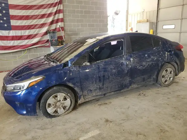 3KPFK4A71HE157899 2017 KIA FORTE - Image 1