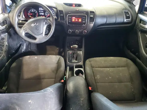 3KPFK4A71HE157899 2017 KIA FORTE - Image 8
