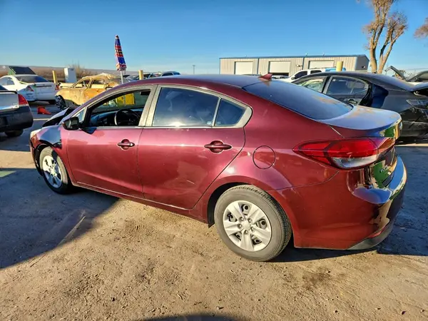 3KPFK4A71HE158213 2017 KIA FORTE - Image 2