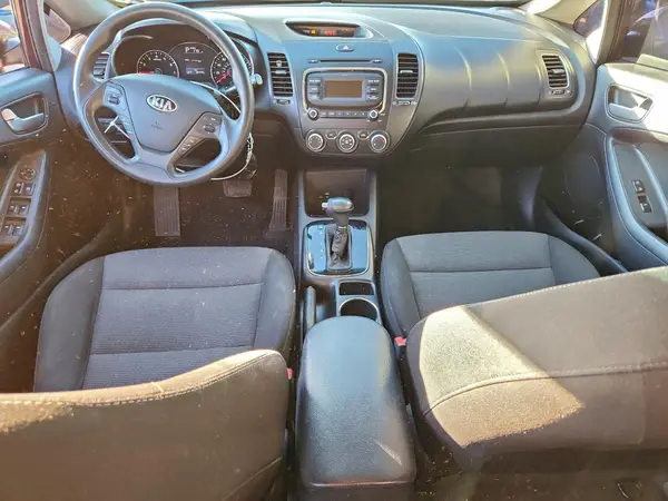 3KPFK4A71HE158213 2017 KIA FORTE - Image 8