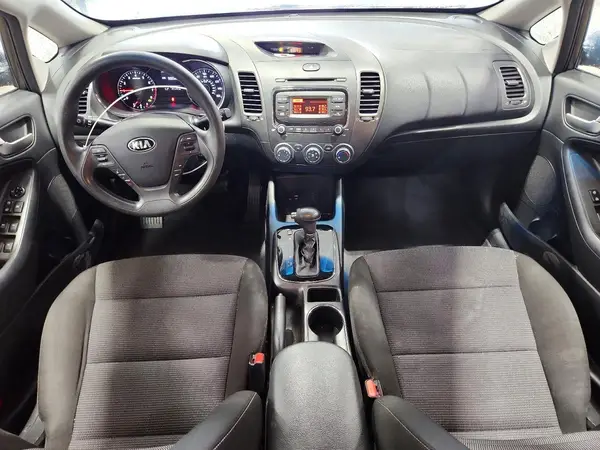 3KPFK4A71HE158776 2017 KIA FORTE - Image 8