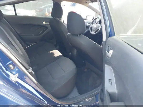 3KPFK4A71HE159040 2017 KIA FORTE - Image 8