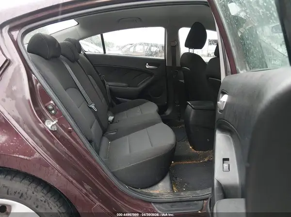 3KPFK4A71HE159118 2017 KIA FORTE - Image 8