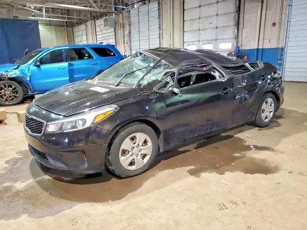 3KPFK4A71HE160835 2017 KIA FORTE - Image 1