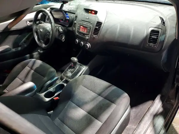 3KPFK4A71HE160835 2017 KIA FORTE - Image 8