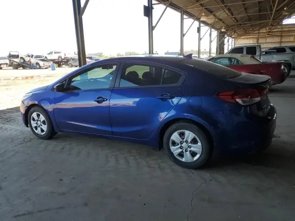 3KPFK4A71HE160978 2017 KIA FORTE - Image 2