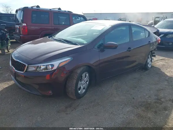 3KPFK4A71HE161449 2017 KIA FORTE - Image 2