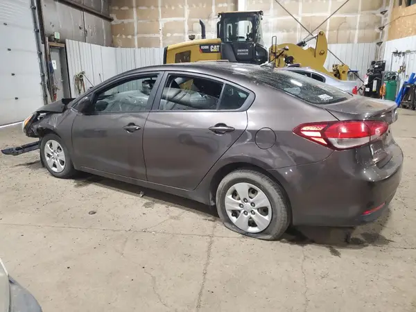 3KPFK4A71JE164602 2018 KIA FORTE - Image 2