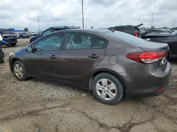 3KPFK4A71JE166978 2018 KIA FORTE - Image 2