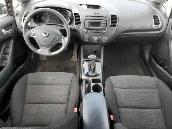 3KPFK4A71JE166978 2018 KIA FORTE - Image 8
