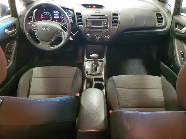 3KPFK4A71JE167564 2018 KIA FORTE - Image 8