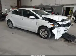 3KPFK4A71JE167578 2018 KIA FORTE