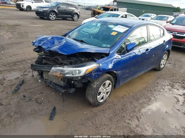 3KPFK4A71JE167614 2018 KIA FORTE - Image 2