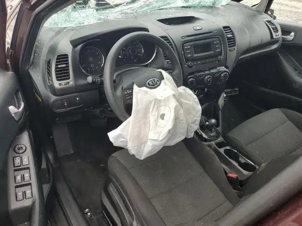 3KPFK4A71JE167841 2018 KIA FORTE - Image 8