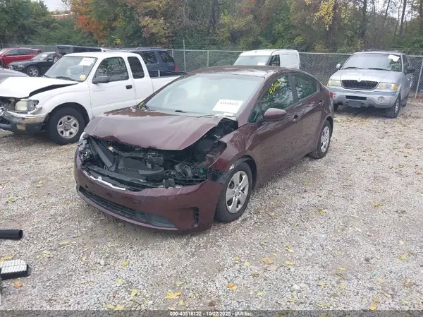3KPFK4A71JE168052 2018 KIA FORTE - Image 2