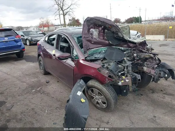 3KPFK4A71JE169024 2018 KIA FORTE - Image 1