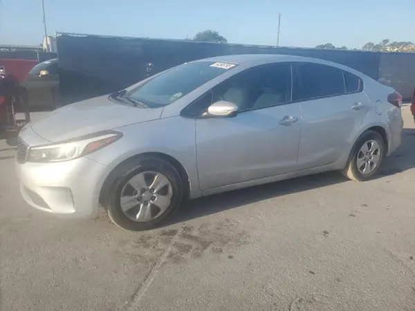 3KPFK4A71JE169492 2018 KIA FORTE - Image 1