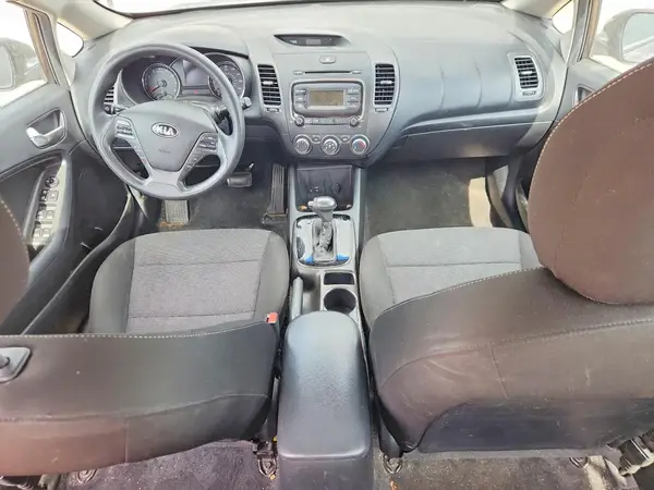 3KPFK4A71JE169735 2018 KIA FORTE - Image 8
