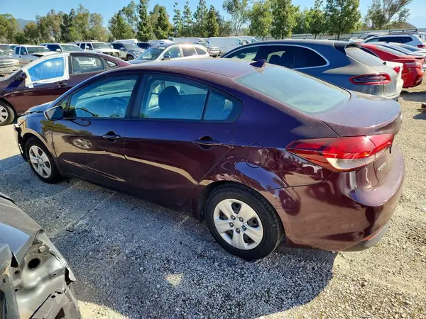 3KPFK4A71JE179391 2018 KIA FORTE - Image 2