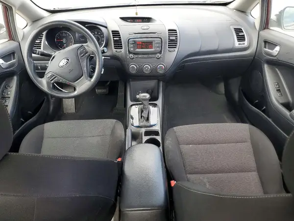 3KPFK4A71JE179391 2018 KIA FORTE - Image 8