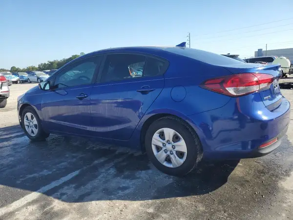 3KPFK4A71JE183859 2018 KIA FORTE - Image 2