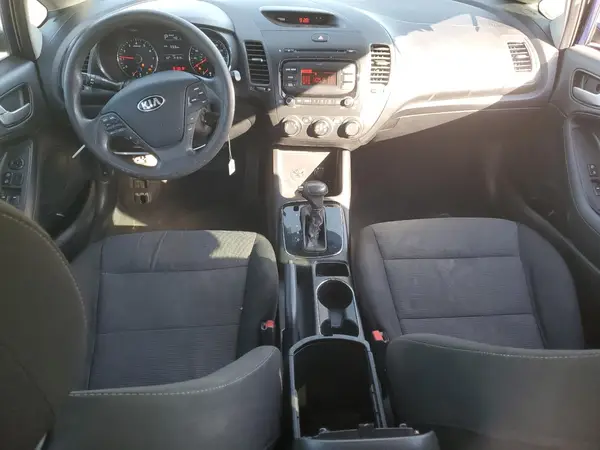 3KPFK4A71JE183859 2018 KIA FORTE - Image 8