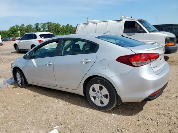 3KPFK4A71JE184753 2018 KIA FORTE - Image 2