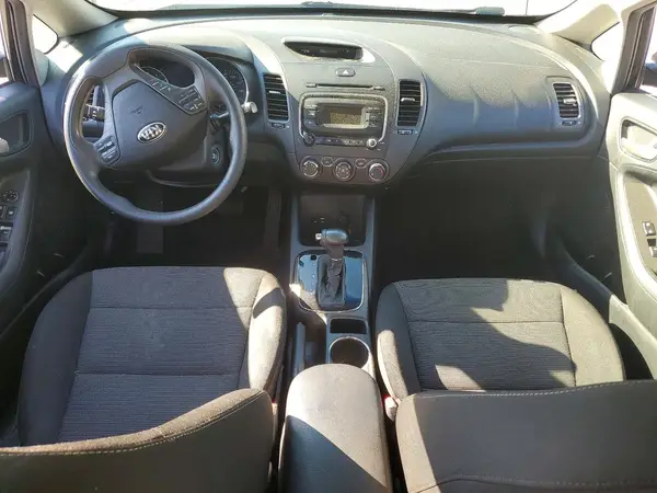 3KPFK4A71JE184851 2018 KIA FORTE - Image 8