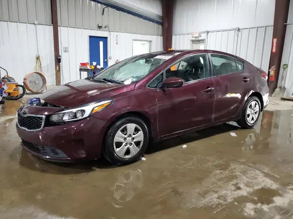 3KPFK4A71JE186583 2018 KIA FORTE - Image 1