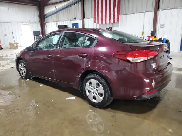3KPFK4A71JE186583 2018 KIA FORTE - Image 2