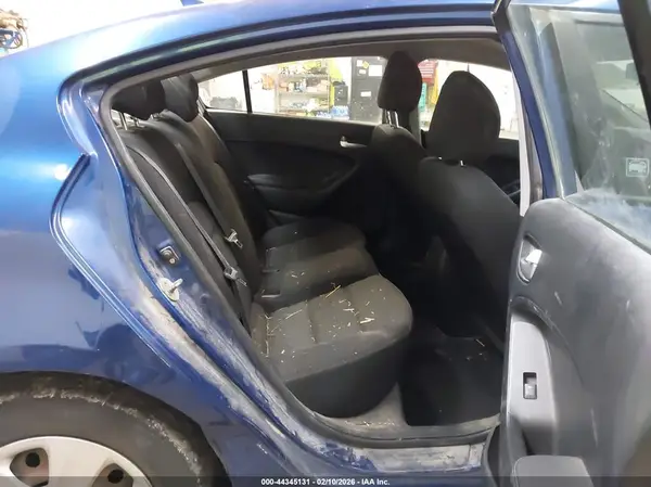 3KPFK4A71JE188320 2018 KIA FORTE - Image 8