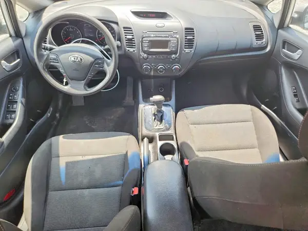 3KPFK4A71JE188804 2018 KIA FORTE - Image 8