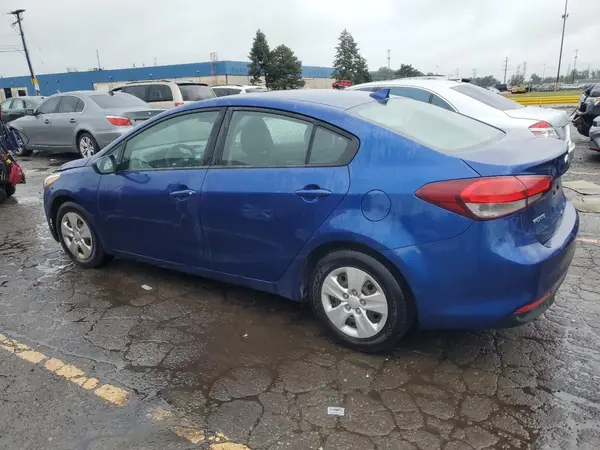 3KPFK4A71JE189063 2018 KIA FORTE - Image 2