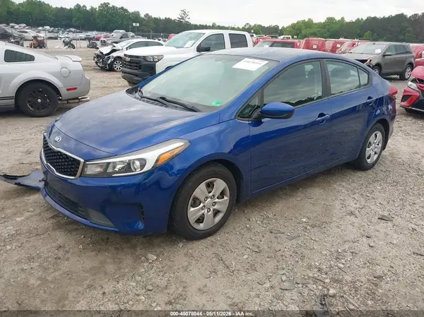 3KPFK4A71JE193551 2018 KIA FORTE - Image 2