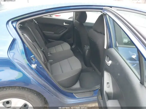 3KPFK4A71JE193551 2018 KIA FORTE - Image 8