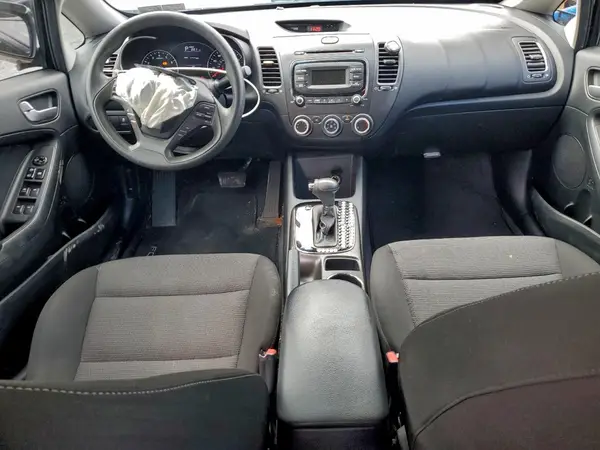 3KPFK4A71JE197762 2018 KIA FORTE - Image 8