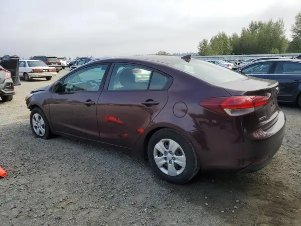 3KPFK4A71JE201390 2018 KIA FORTE - Image 2
