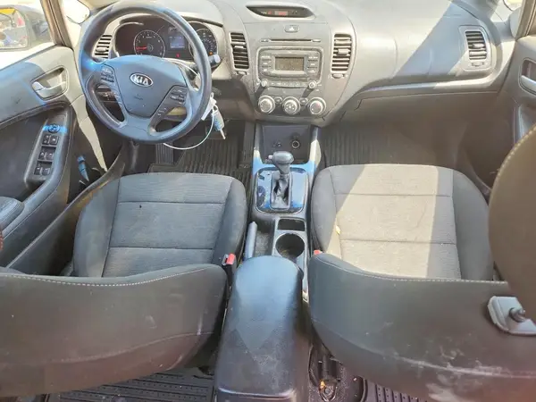 3KPFK4A71JE201938 2018 KIA FORTE - Image 8