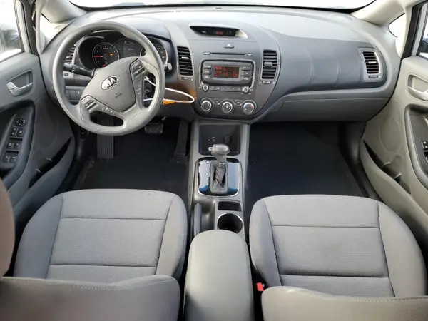 3KPFK4A71JE202278 2018 KIA FORTE - Image 8