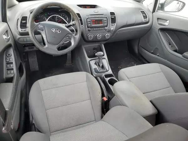 3KPFK4A71JE202281 2018 KIA FORTE - Image 8