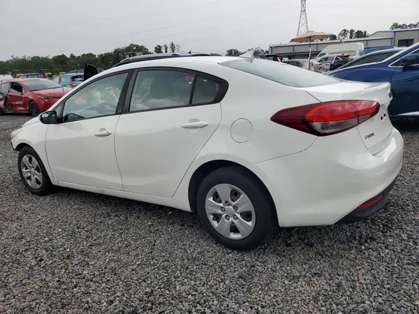 3KPFK4A71JE202524 2018 KIA FORTE - Image 2
