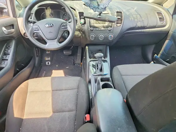 3KPFK4A71JE202619 2018 KIA FORTE - Image 8