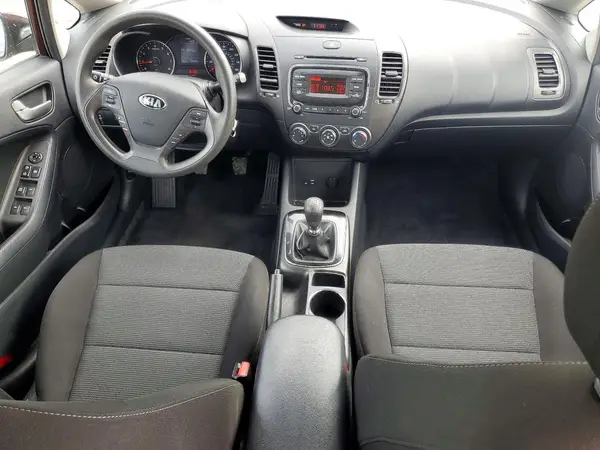 3KPFK4A71JE204158 2018 KIA FORTE - Image 8