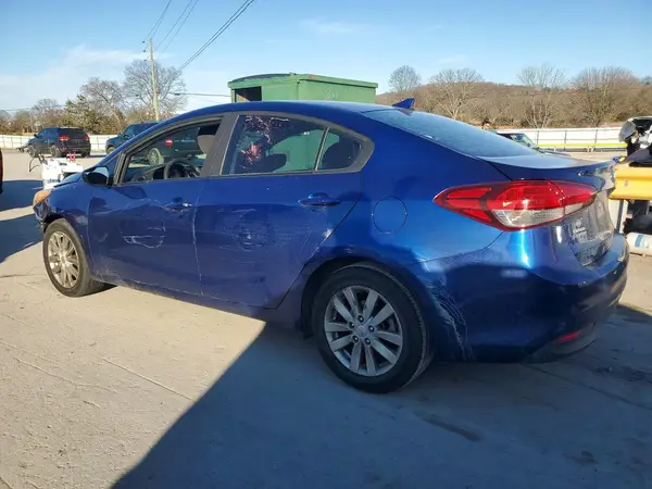 3KPFK4A71JE205732 2018 KIA FORTE - Image 2
