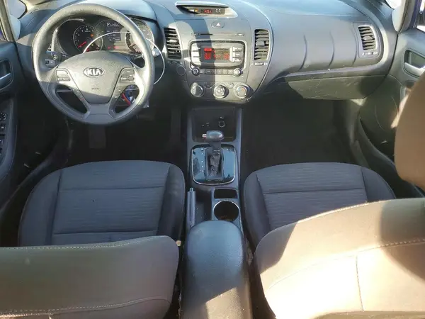 3KPFK4A71JE205732 2018 KIA FORTE - Image 8