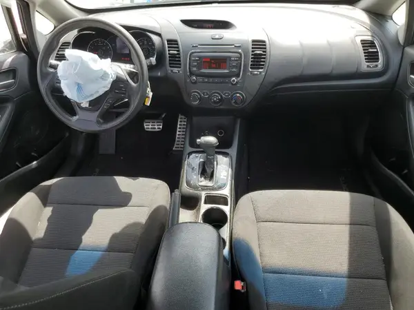 3KPFK4A71JE210073 2018 KIA FORTE - Image 8