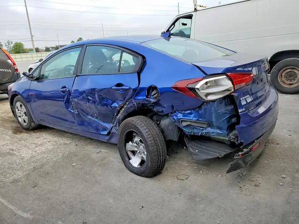3KPFK4A71JE210154 2018 KIA FORTE - Image 2